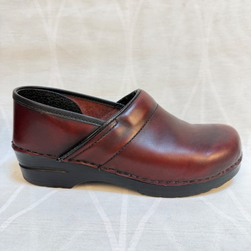 Dansko Women's Professional Cordovan Cabrio Clog US 9.5-10 EU 40 Burgundy - Picture 2 of 12
